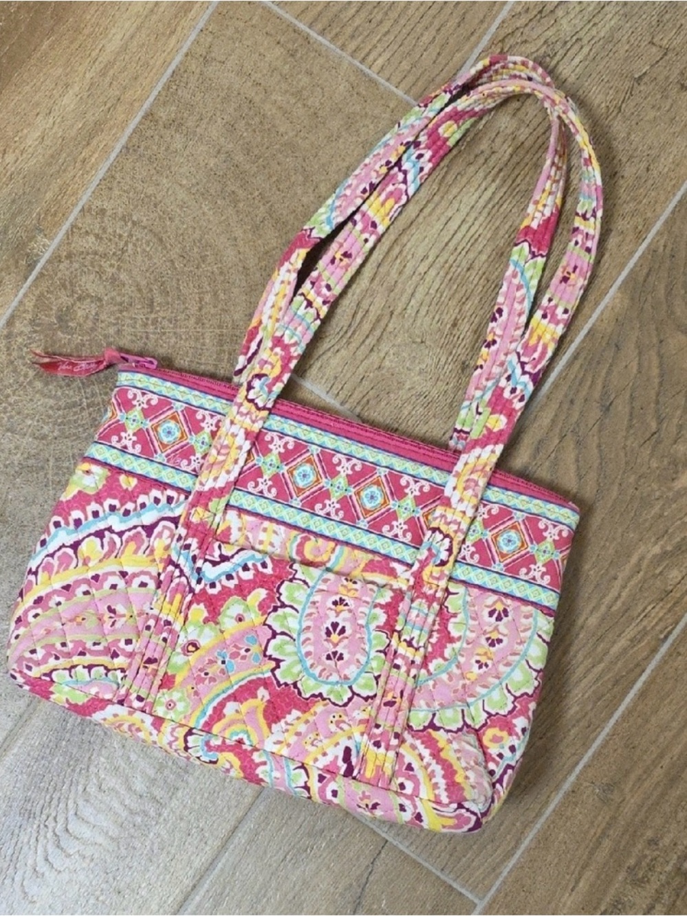 ✨RETIRED✨ Vera Bradley - Capri Melon small tote - Picture 2 of 5